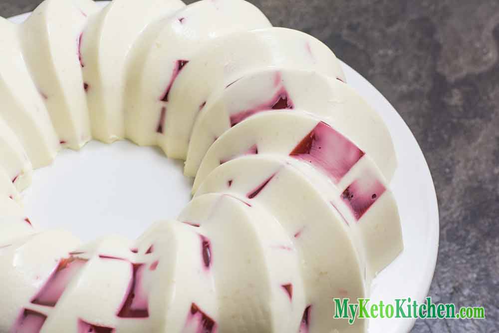 Low Carb Berry & Vanilla Jello Ring dessert recipe Low Carb Berry & Vanilla Jello Ring dessert recipe
