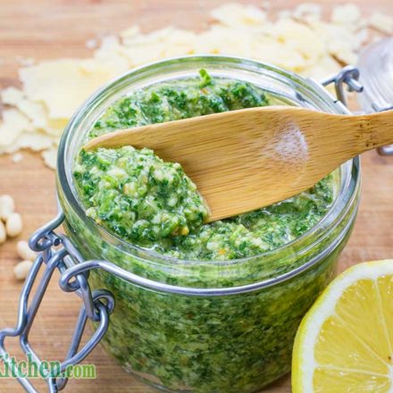 Keto Rocket, Parmesan & Pine Nut Pesto