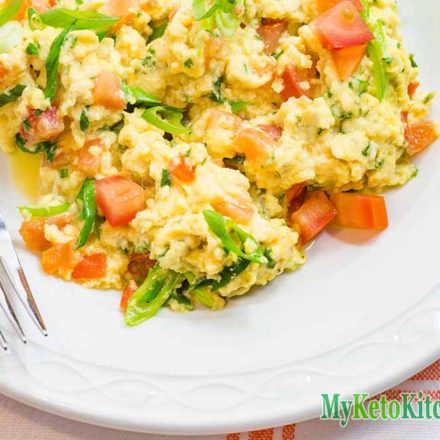 Low Carb Spicy Salsa Scrambled Eggs