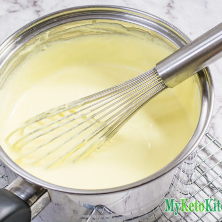keto cheese sauce low-carb béchamel white sauce