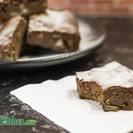 Keto Flourless Chocolate Macadamia Brownies