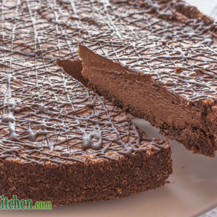 Low Carb No-Bake Chocolate Cheesecake