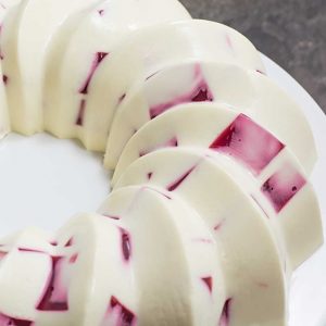 Low Carb Berry & Vanilla Jello Ring