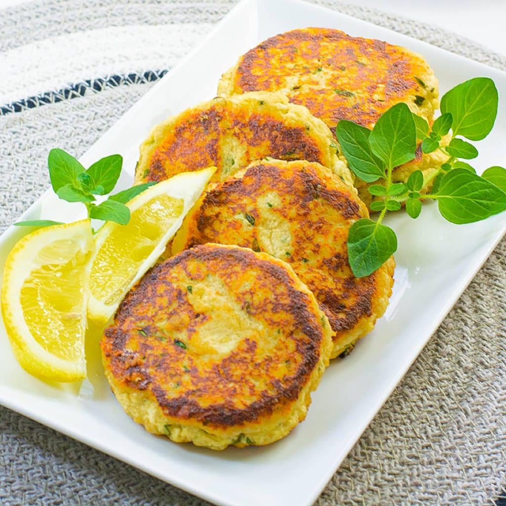 Keto ricotta fritters ready to eat.