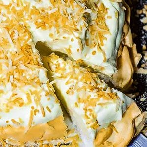 Keto Pavlova Recipe - Easy Low Carb Dessert