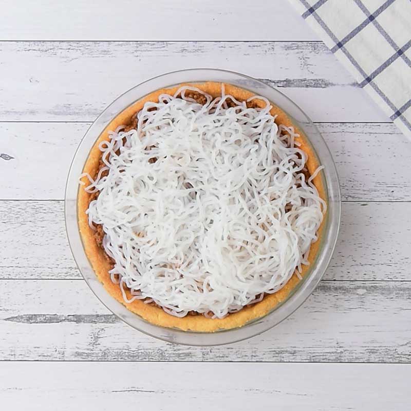 Keto Spaghetti Bolognese Pie Ingredients in the pie shell