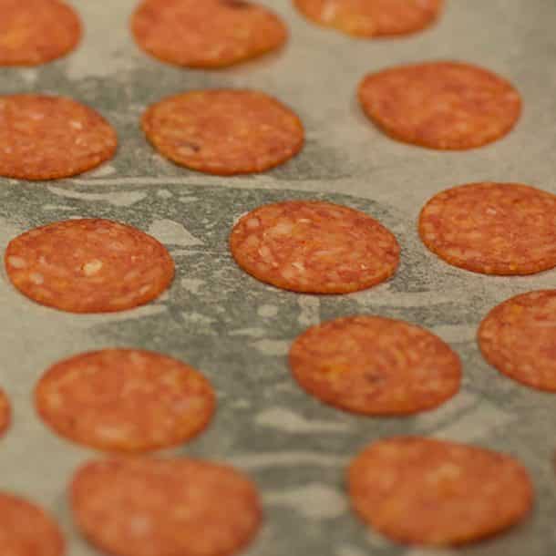 Chips au pepperoni Keto Collation facile à faible teneur en glucides