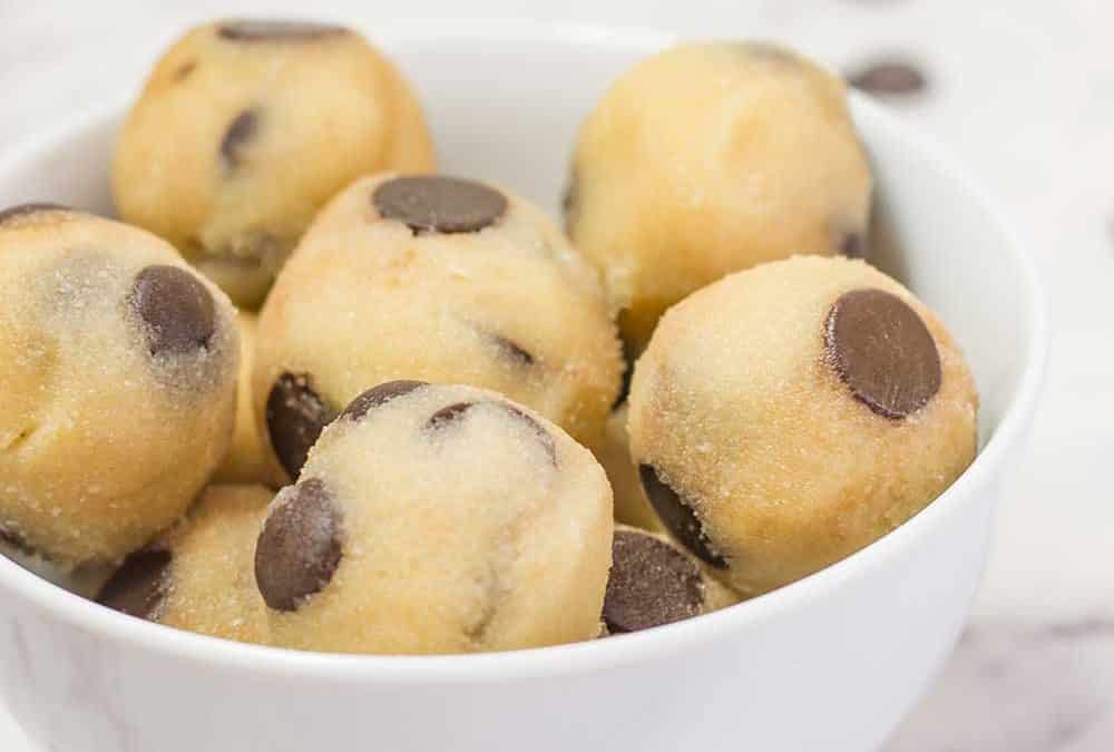 Keto Cookie Dough – YUMMY Chocolate Chip Recipe