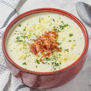 Creamy Keto Cheese & Bacon Cauliflower Soup