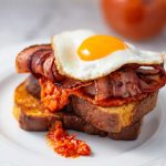 Keto Egg & Bacon Sandwich - easy breakfast recipe