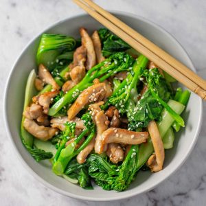 Keto Garlic Chicken Stir Fry - quick and easy stir fry recipe
