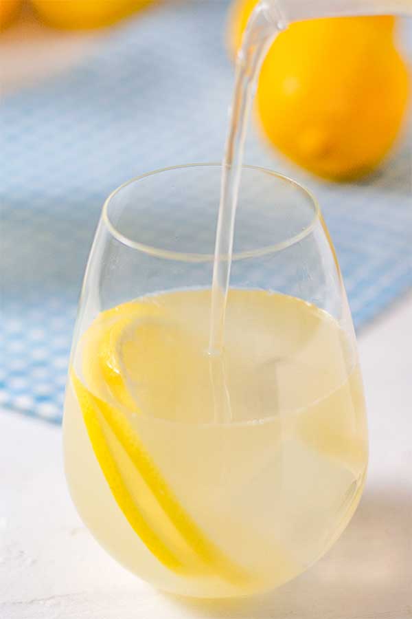 How to make Sugar-Free Sparkling Lemonade - easy keto drink recipe