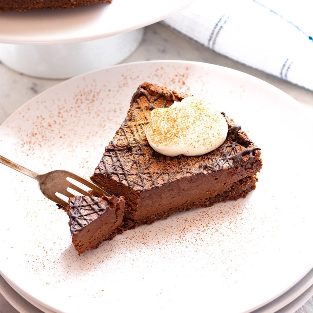 Keto chocolate cheesecake