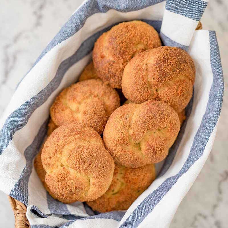 Keto Garlic Knots - delicious gluten free rolls recipe