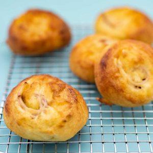 Keto Ham and Mayonnaise Scrolls - gluten free cheesy snacks recipe