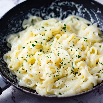 Keto Alfredo Sauce Recipe – Low Carb (1g Carbs)