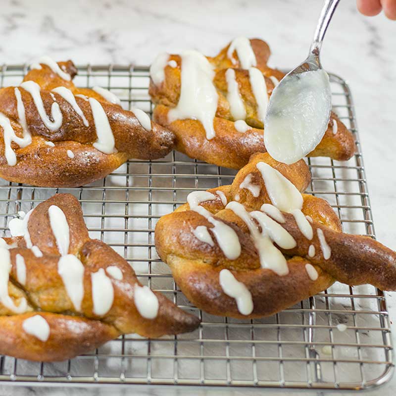 How to make Keto Glazed Pretzels