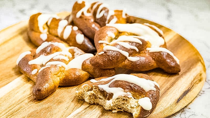 Keto Cinnamon Pretzels