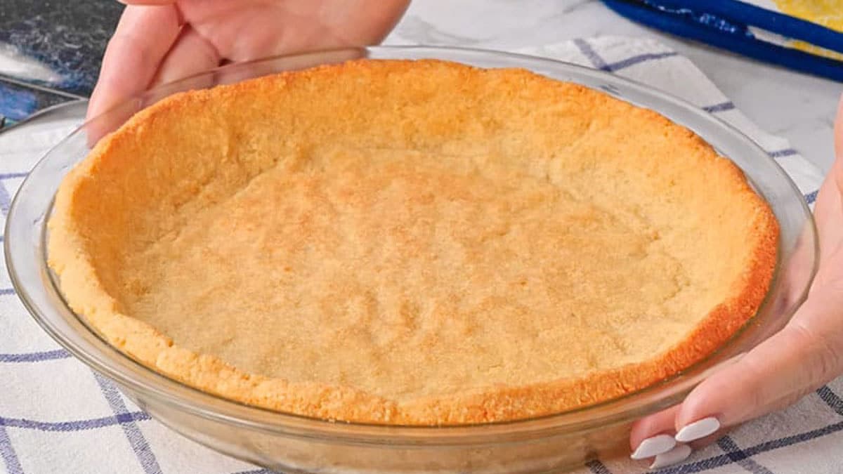 Best Keto Pie Crust for Quiche & Savory Pies (4 ingredients)