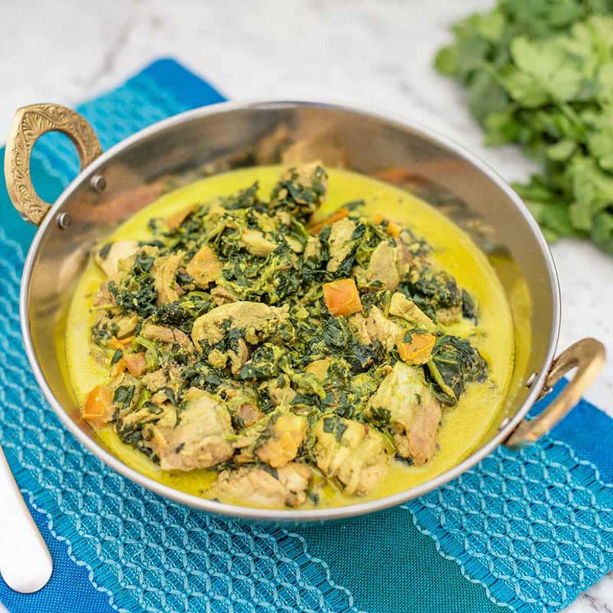 How to make keto chicken spinach curry.