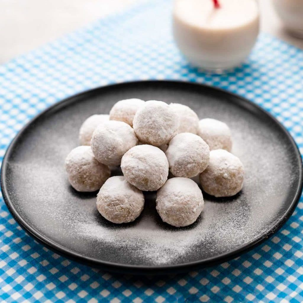 Keto snowball cookies