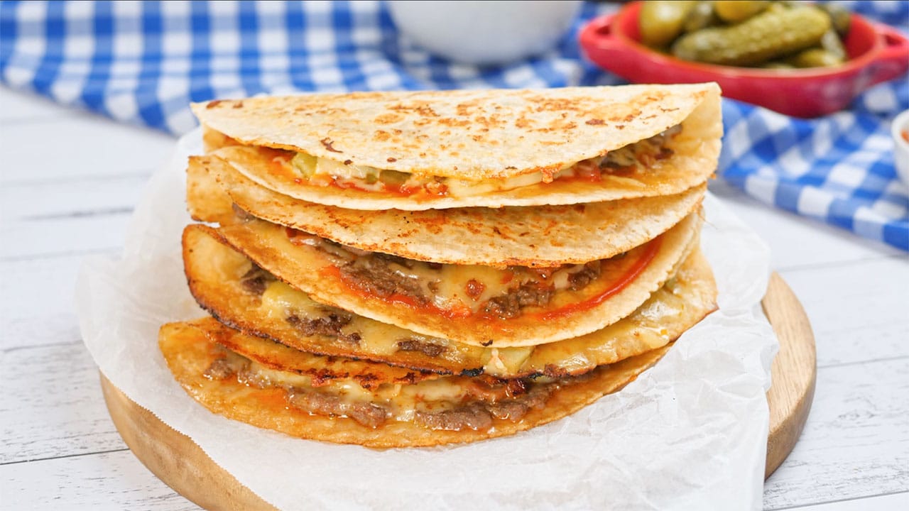 Easy Keto Quesadillas Cheese & Beef (3g Net Carbs)