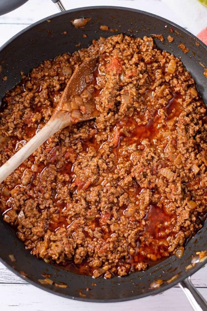 Keto chili con carne in a frying pan.