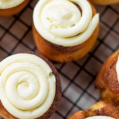Keto cinnamon scrolls recipe