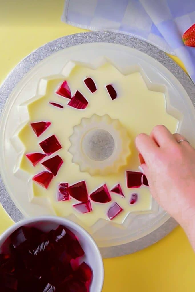 Keto vanilla jello ingredients in a mould