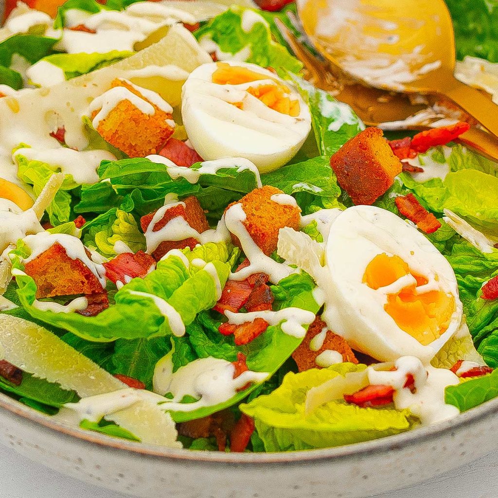17 Easy Keto Salad Recipes Fresh & Delicious