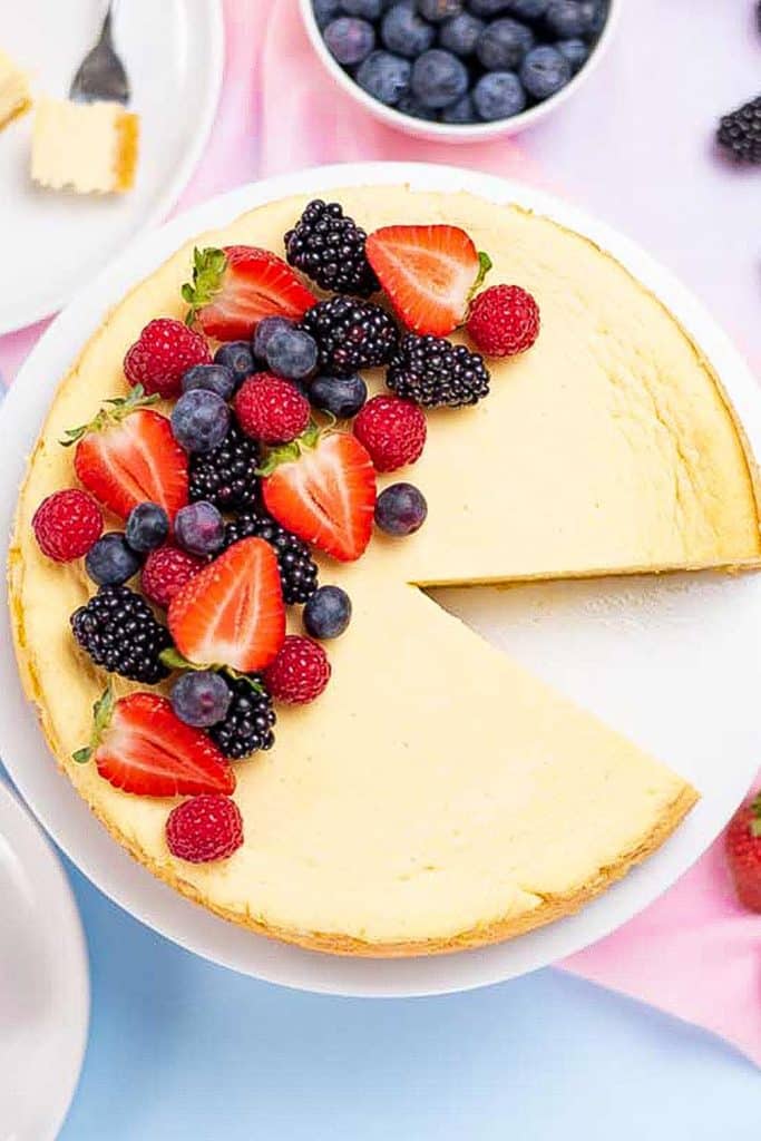 Keto cheesecake on a serving plate.