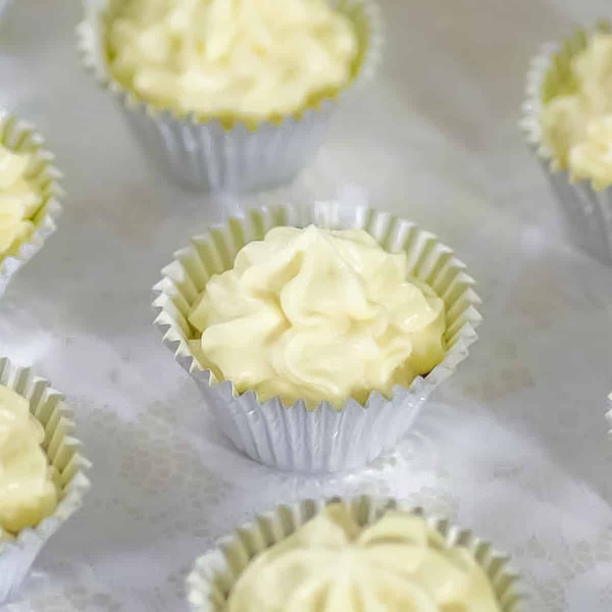 Keto vanilla cheesecake fat bombs.