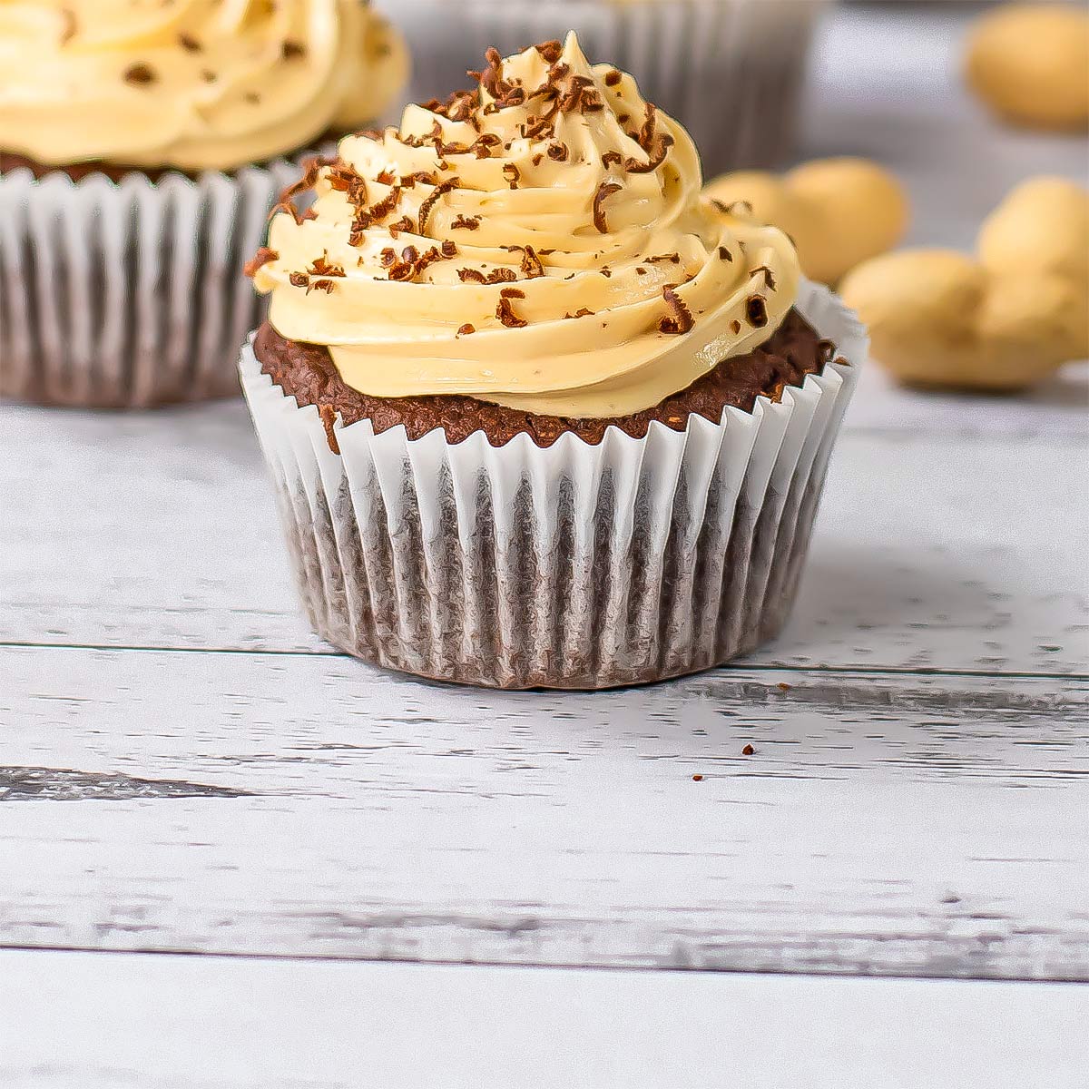 The Best Keto Cupcakes Recipe (3g Carbs)