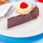 Keto flourless chocolate cake