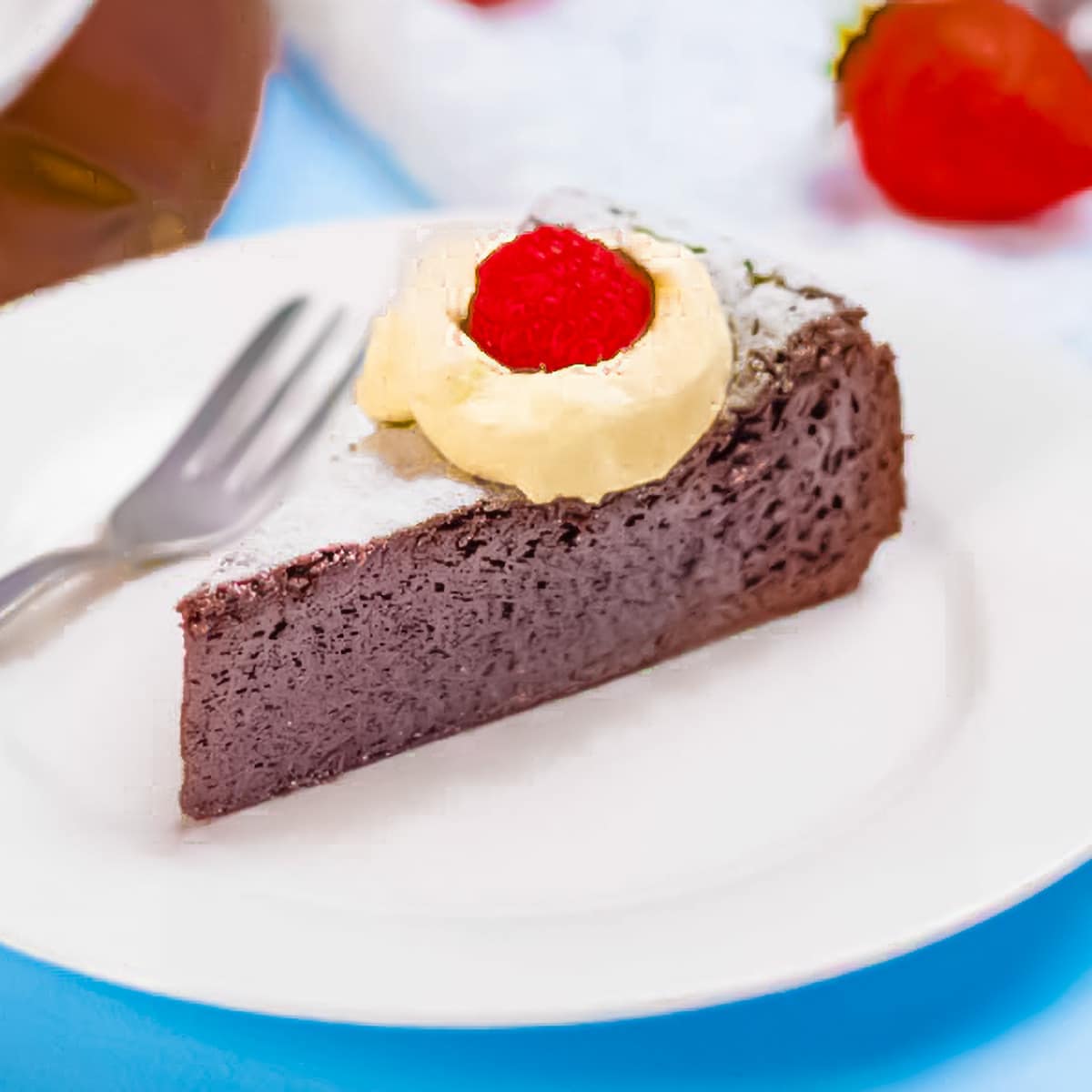 Keto Flourless Chocolate Cake. Easy 3 Ingredients.