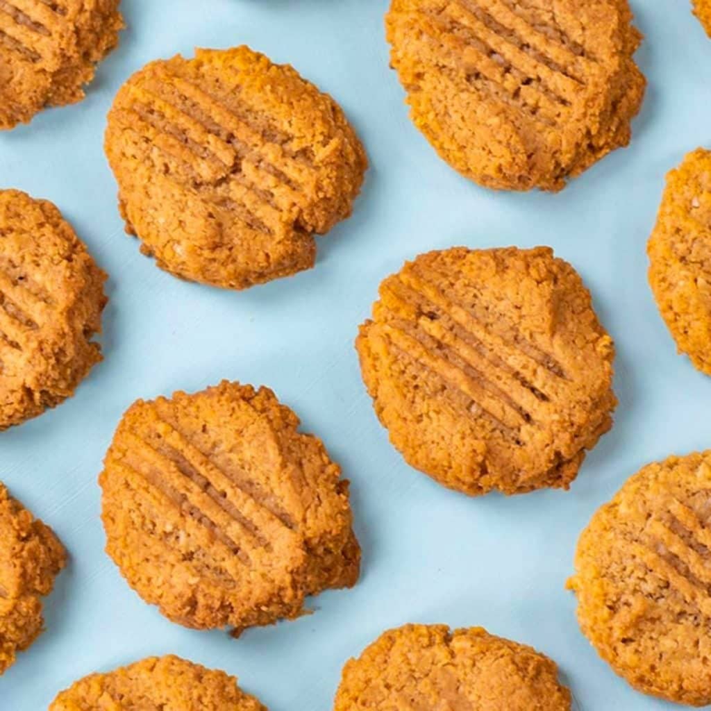 Keto snacks peanut butter cookies.