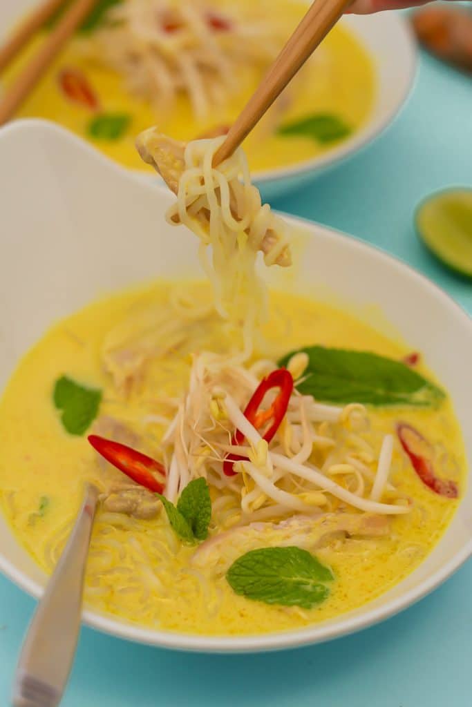 Keto laksa in a bowl.